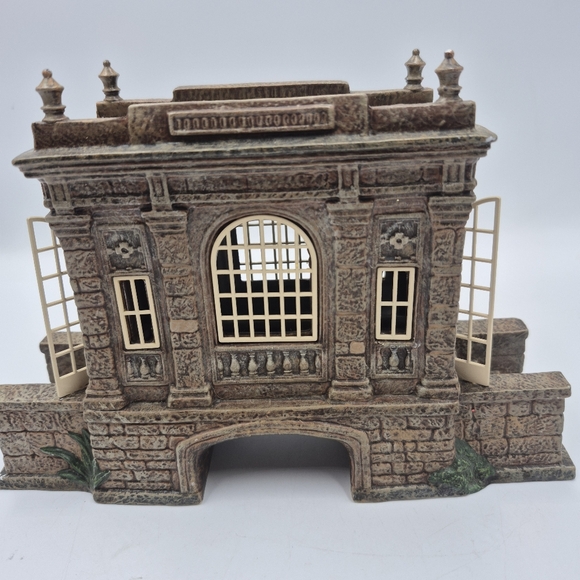 Department 56 Rustic Brown Covered Bridge At The Manor. - Picture 2 of 3